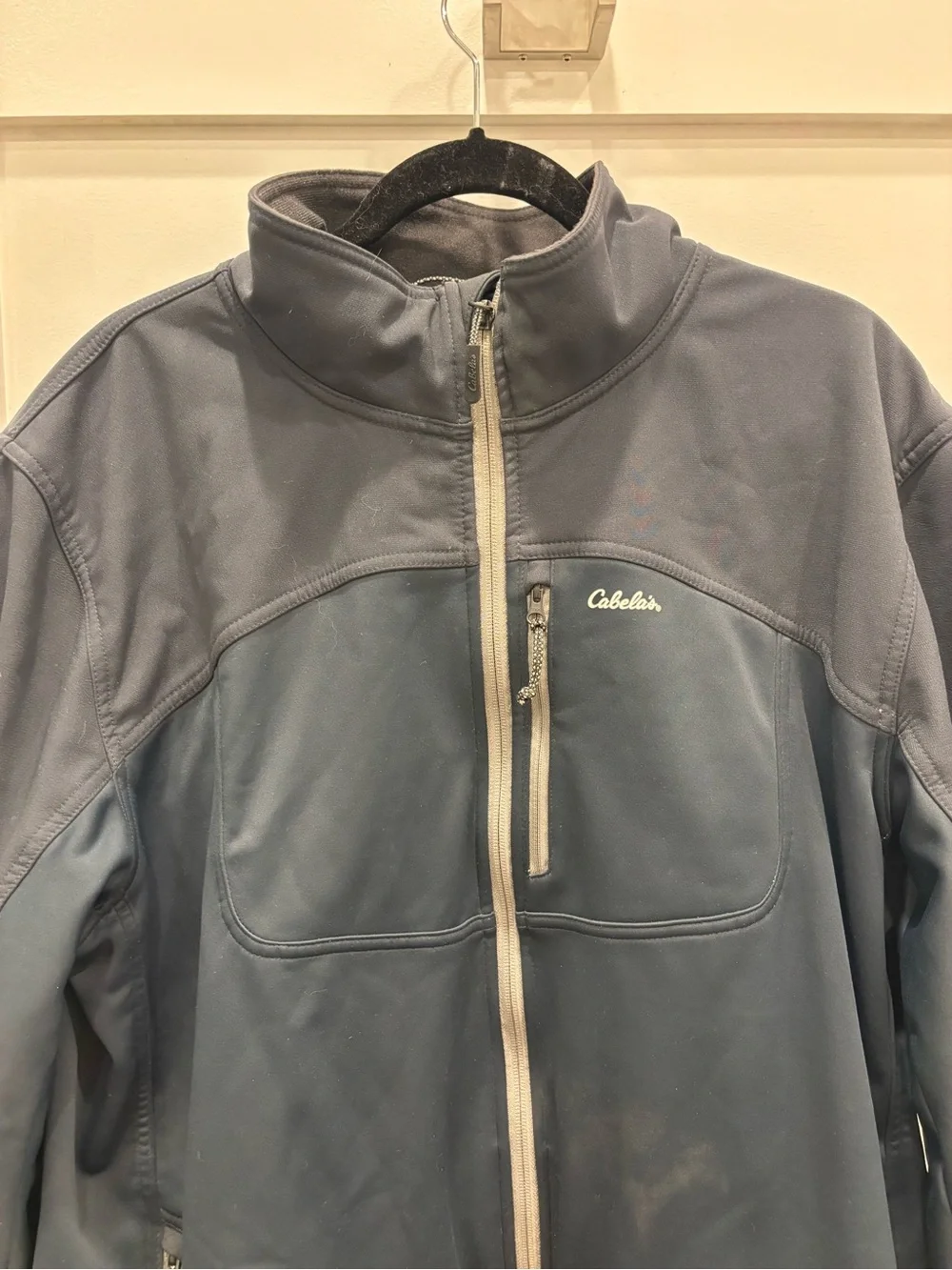Cabela's Men's Dark Gray Windstopper Softshell Zip Jacket